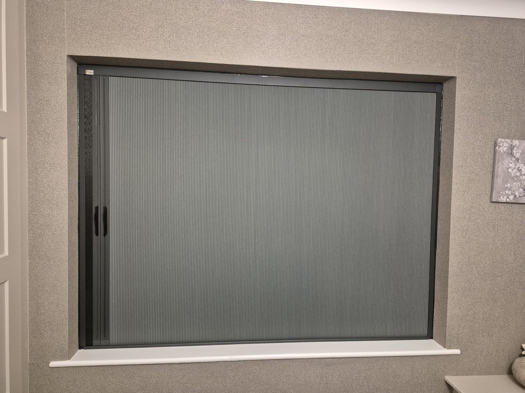 Made-to-measure blind screen systems with a professionally fitted finish